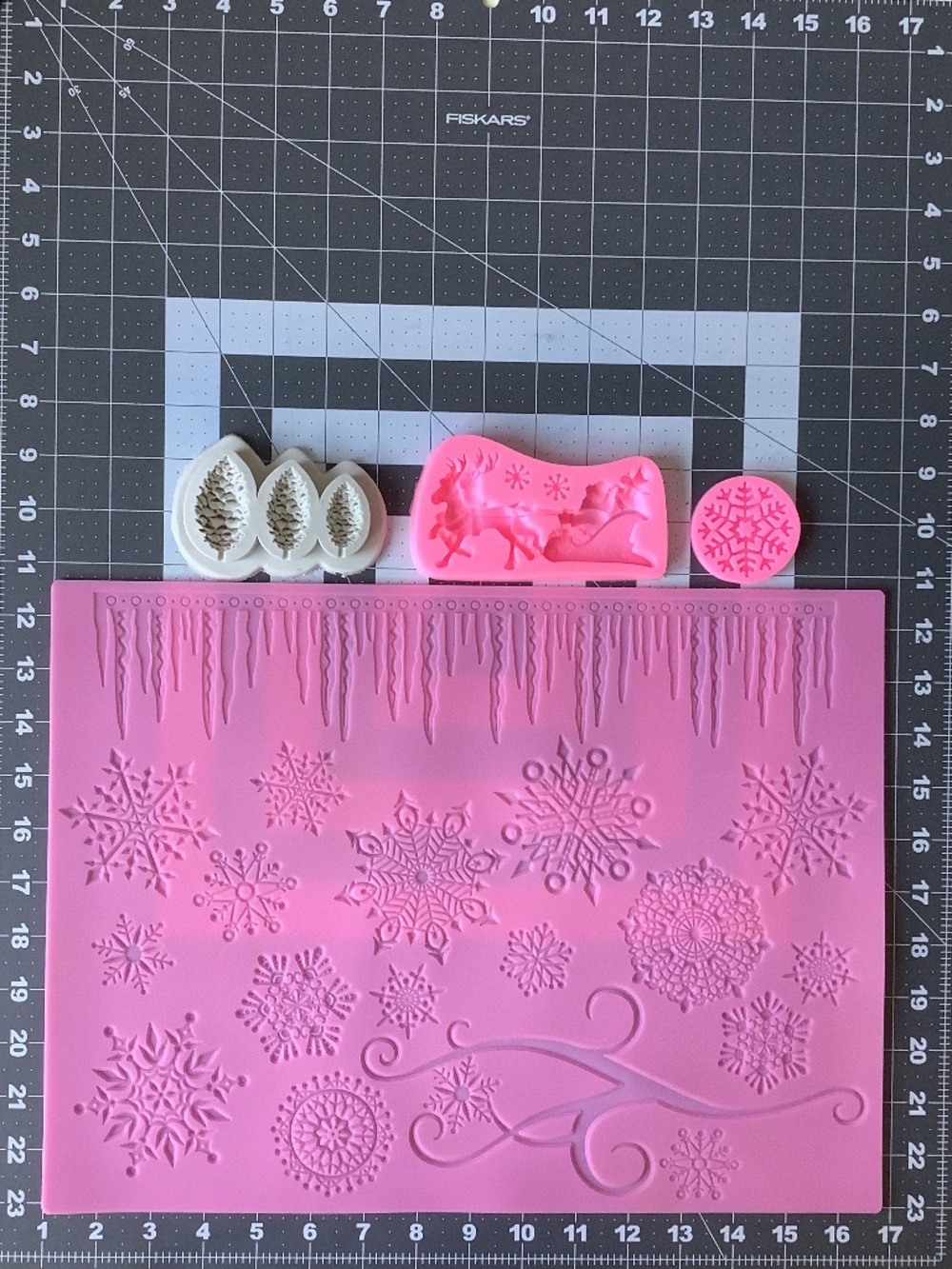 3D Christmas Silicone Cake Decorating Molds 3D Food Grade Silicone, 4 pcs